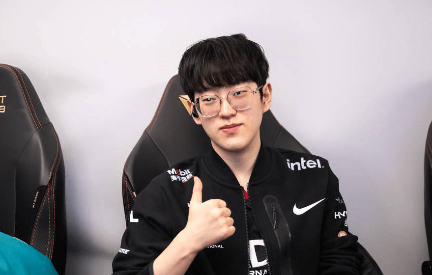 包含技术流与激情碰撞，S赛决赛再创新高的词条