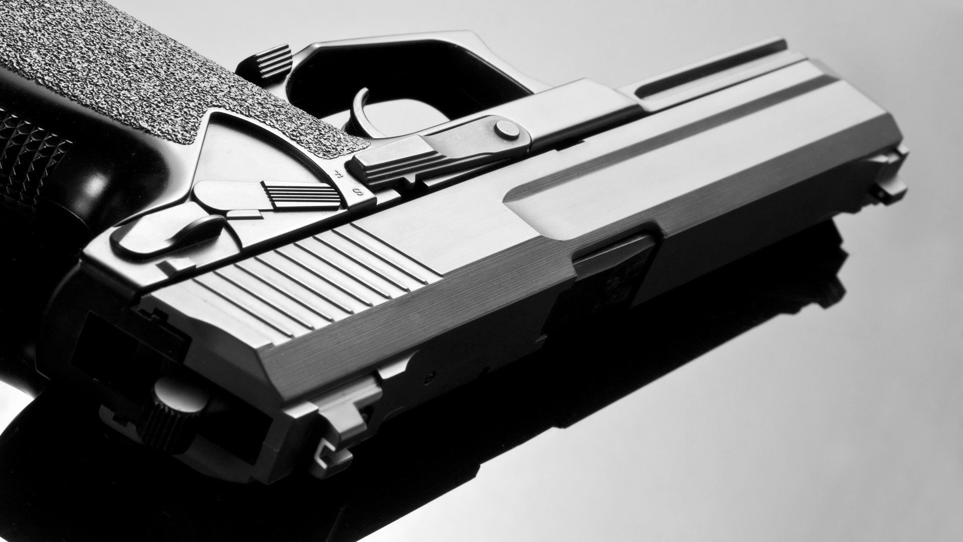 无名英雄的献礼，当突尼斯打破喧嚣，拉亚用沉默的钢笔改写了剧本