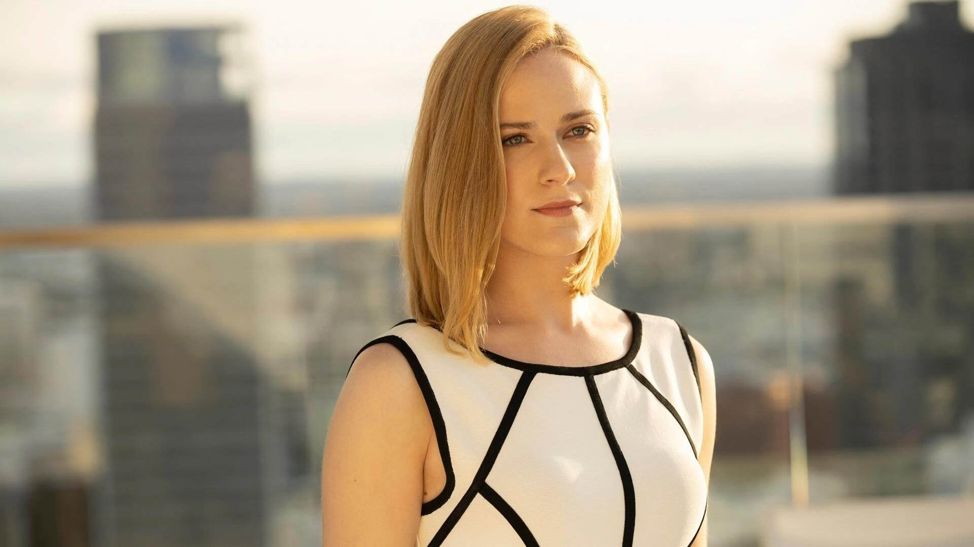 欧冠半决赛之夜,巴斯托尼的解围与眼神,定义防守艺术的美学标本